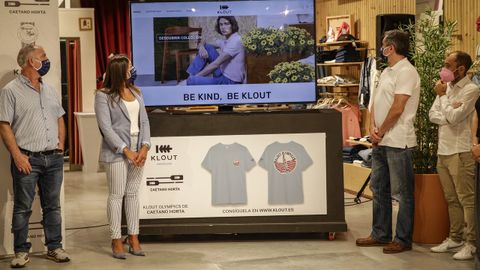 La marca Klout, de Lolita Moda, viste a Caetano Horta y lanza una camiseta especial