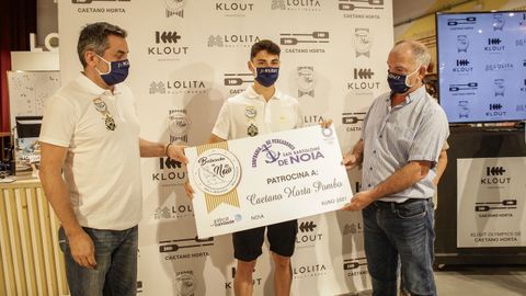 La marca Klout, de Lolita Moda, viste a Caetano Horta y lanza una camiseta especial