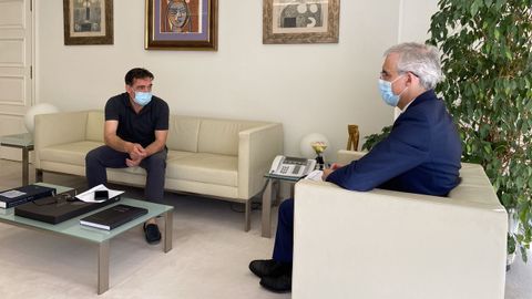 El conselleiro de Economía anuncia una subvención para el Concello de Pontedeva