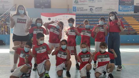 Clausura del baby basket en Xinzo .Equipos de cuatro clubs participaron en la despedida del curso