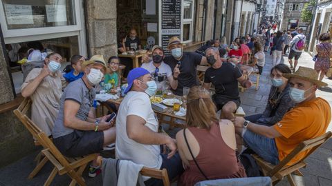 Grupo en una terraza de Santiago