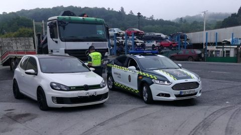 El turismo fue interceptado en la LU-122, entre Paraxes (A Pastoriza) y Lourenzá