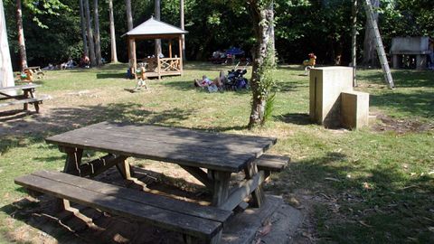 La de Pedroso es una de las zonas recreativas más concurridas y con más servicios de Narón