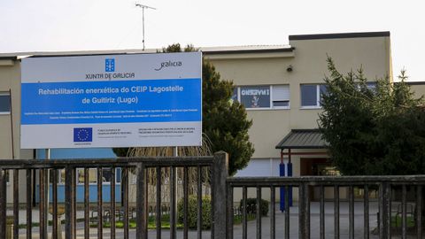 Exterior del colegio de Lagostelle