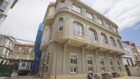 El edificio de la Escola da Música y, justo al lado, el inmueble que está siendo rehabilitado