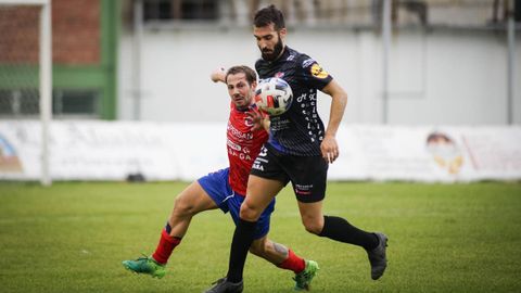 Imagen de archivo de un encuentro entre UD Ourense y CD Barco esta temporada en O Couto