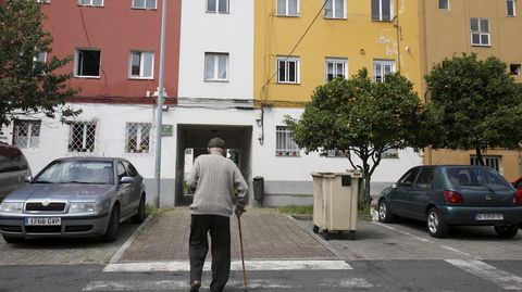 Bloque del barrio de Recimil, uno de los mayores parques de vivienda pública de España.