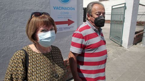 Isabel y Santiago, este lunes justo después de ser vacunados