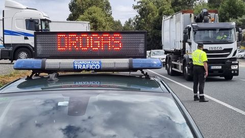 Control de alcohol y drogas de la Guardia Civil en la N-550