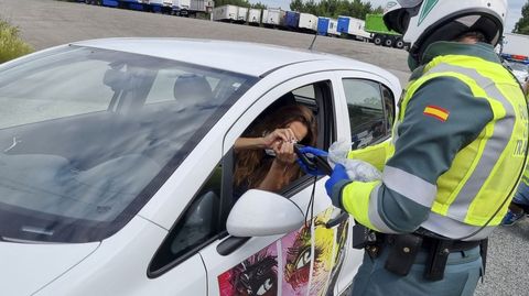 Control de alcohol y drogas de la Guardia Civil en la N-550