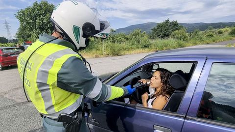 Control de alcohol y drogas de la Guardia Civil en la N-550