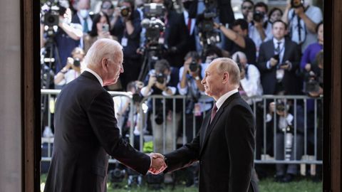 El esperado apretn de manos entre Biden y Putin se produjo en Villa La Grange, en Ginebra.