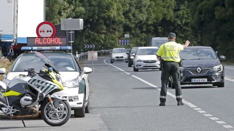 Control de alcohol y drogas en la carretera N-550 en Pontevedra.
