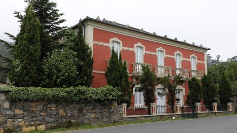Casa indiana situada en A Feira de Galdo, en Viveiro, que también está a la venta