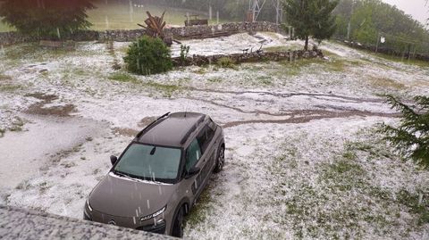 Así fue la granizada en la parroquia chantadina de Pesqueiras