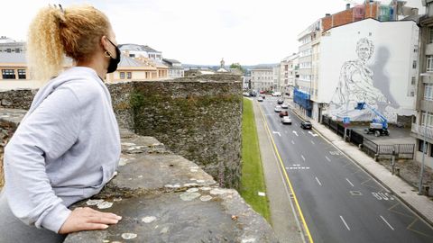 El grafiti de Diego As muestra a Cayo Julio César mirando hacia la Muralla