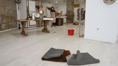 El día después de las lluvias en la tienda de ropa Xeitos