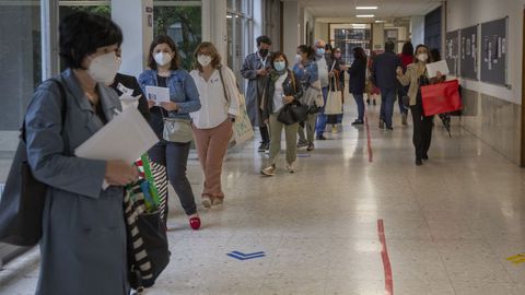 Correctores de Lengua y Lingua esperaban el jueves su turno para entregar a la CIUG las notas de los exámenes de selectividad