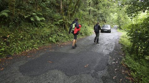 Una empresa local ejecutó el rebacheo de la carretera el lunes y el martes