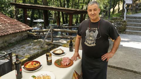 Santiago González Pérez, gerente del restaurante  O Muíño do Chirlo , de Celanova