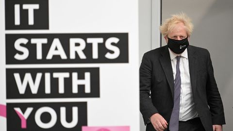 Boris Johnson, durante su visita este viernes a un centro de Artes y Diseño en Dewsbury, Inglaterra.