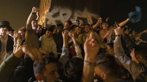 El fin del estado de alarma provocó botellones multitudinarios en Barcelona