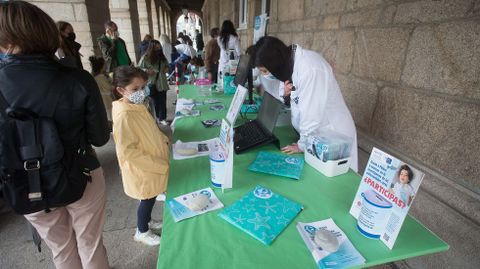 Talleres científicos en la Praza Maior