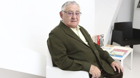 El dramaturgo Manuel Lourenzo es uno de los autores cuyos textos sonarán en la Casa da Cultura
