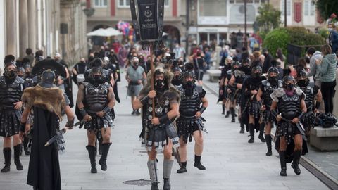 La guardia pretoriana desplegó su majestuosidad desfilando por el centro de una ciudad que volvió a reencontrarse con su historia