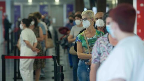 Continúa la vacunación en el HULA