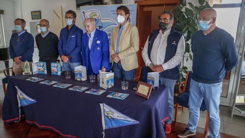 García, González, Oujo, Carregal, Arán, Villaverde y Deán dieron todos los detalles de la cita velística en el salón noble del Real Club Náutico de Portosín, entidad que organiza la prueba