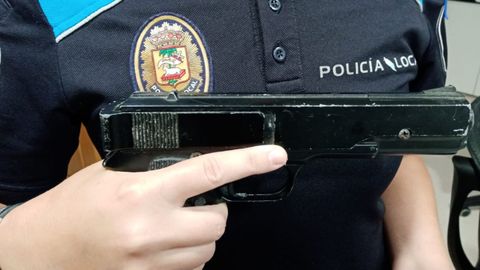Pistola intervenida a un menor en Poio