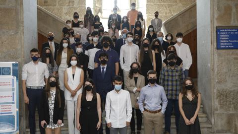 MEJORES EXPEDIENTES DE LA ABAU. La USC homenajeó esta semana a los mejores expedientes de la ABAU, casi 1.400 estudiantes con más de nueve de nota final. Las restricciones de la pandemia impidieron la reunión de todos ellos, y solo pudieron estar en Santiago las 44 mejores notas, que representan toda la excelencia de los estudiantes gallegos de bachillerato