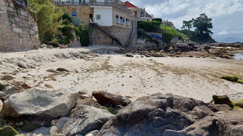 Los vecinos esperaban un tratamiento más contundente con arena en este extremo de la playa