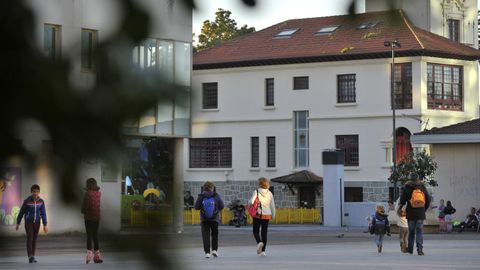 La concentración silenciosa se desarrollará en la plaza de Galicia de Narón (en la imagen)