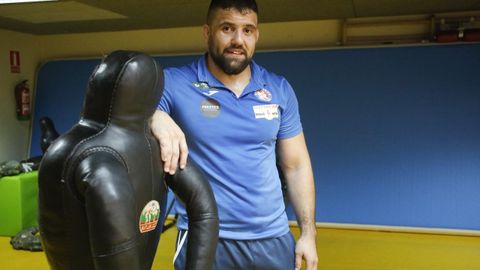 José Cuba fue 16 veces campeón de España de Lucha Olímpica y sigue entrenando