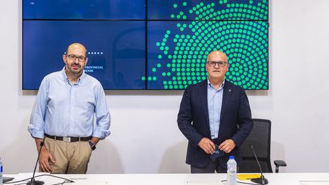 Andrés Mazaira y José Manuel Baltar, en la presentación del último estudio del Observatorio Económico Ourensán