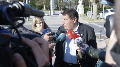 Isaam Algnam Azaam, exalcalde de Muras, frente a la Audiencia de Lugo en el año 2014.