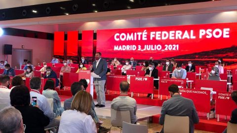El presidente asturiano y secretario general de la FSA-PSOE, Adrián Barbón, en el Comité Federal del PSOE. 