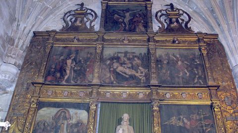 Retablo mayor de la iglesia de Santiago, en Pontedeume