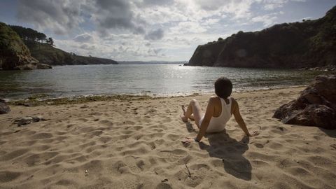 La playa de Canide, en Oleiros, es una de las playas más seguras para los niños, pues su ubicación no deja entrar las olas. Es como una piscina