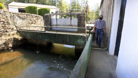 Zona de entrada del agua con válvulas de protección por si hay que vaciar la central