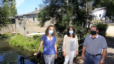 A la izquierda, la directora general Olga Calvo, su apoyo en gerencia, Graciela Fariña, y el empleado de manenimiento, Eladio López