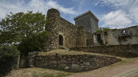 Castillo de O Bolo, también conocido por los habitantes de esta localidad como Torre da Homenaxe.