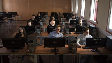 En la imagen de archivo, estudiantes del máster de Diseño, desarrollo y comercialización de videojuegos, que se imparte en la Politécnica de Esteiro