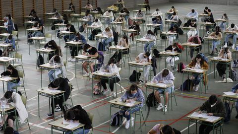 Foto de alumnos en la pasada selectividad, en Viveiro