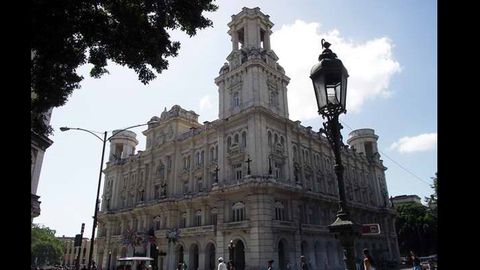 Aspecto actual del que fuera Centro Asturiano de La Habana, ocupado ahora por el Museo de Bellas Artes cubano
