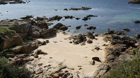 Cala entre Río Azor y Coroso en Ribeira