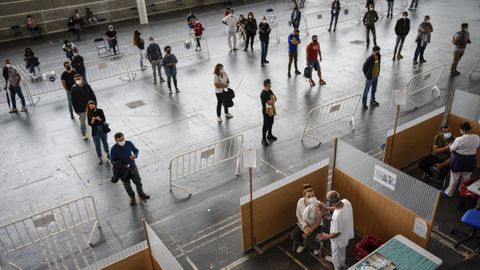 El recinto ferial de Pontevedra centraliza la vacunación contra el covid en la ciudad