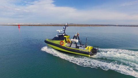 El dron marino Vendaval, diseñado por Navantia, que opera ya en el puerto de Ceuta.